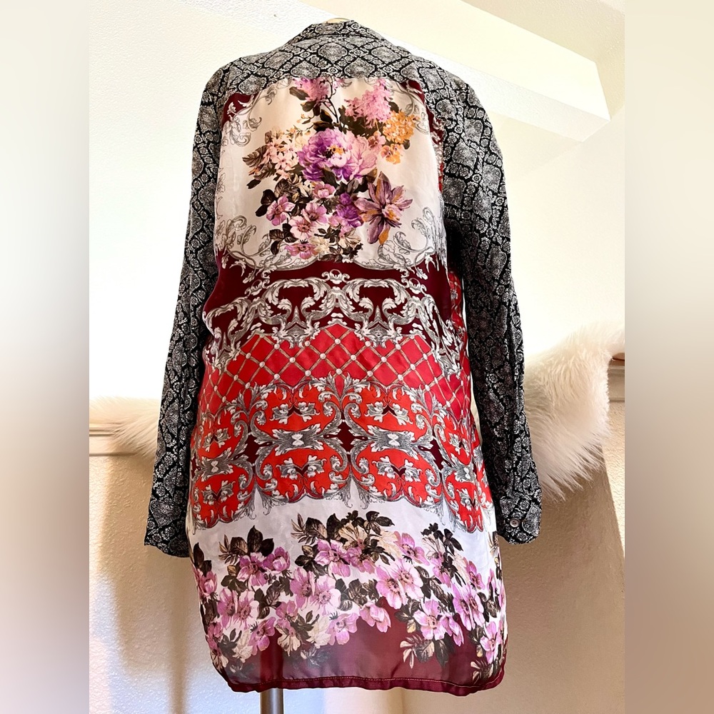 EUC M Button Up Lightweight Quality Aratta Top
